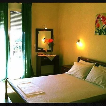 Golden Sun Apartment Ровиес Екстериор снимка