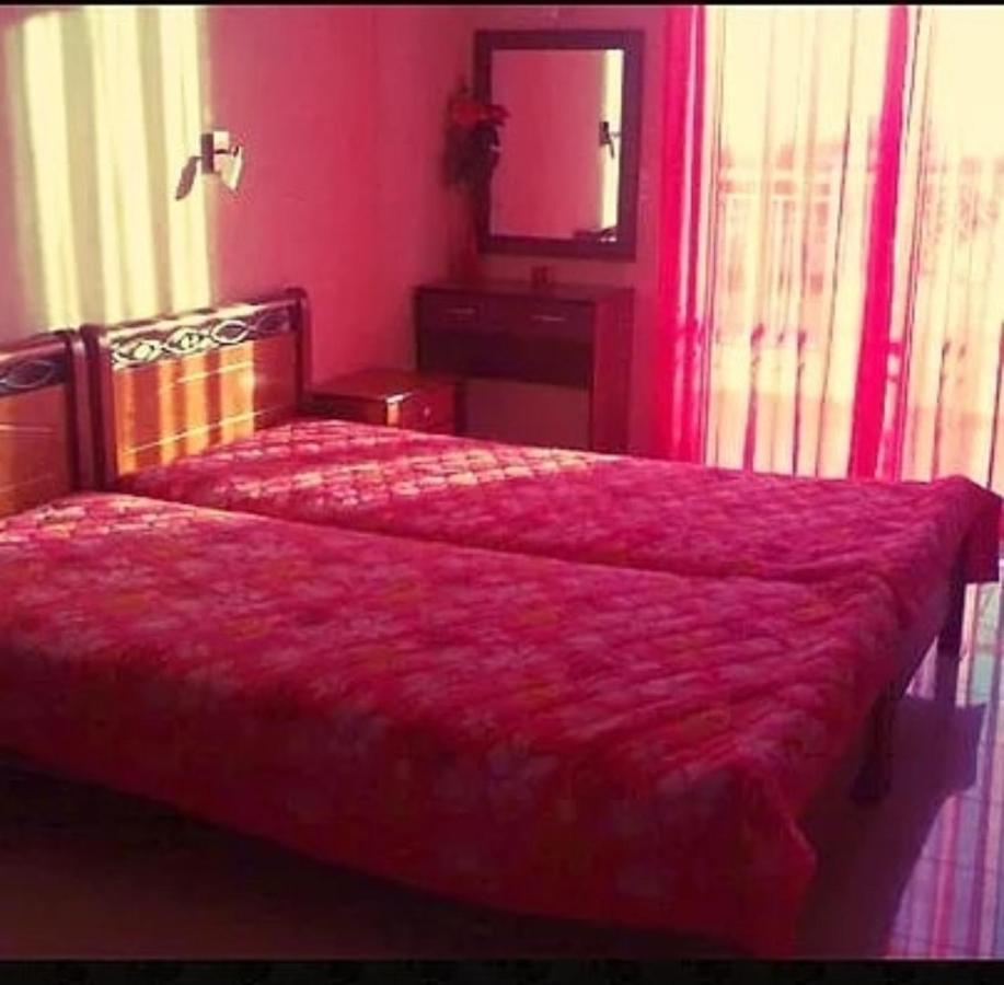 Golden Sun Apartment Ровиес Екстериор снимка