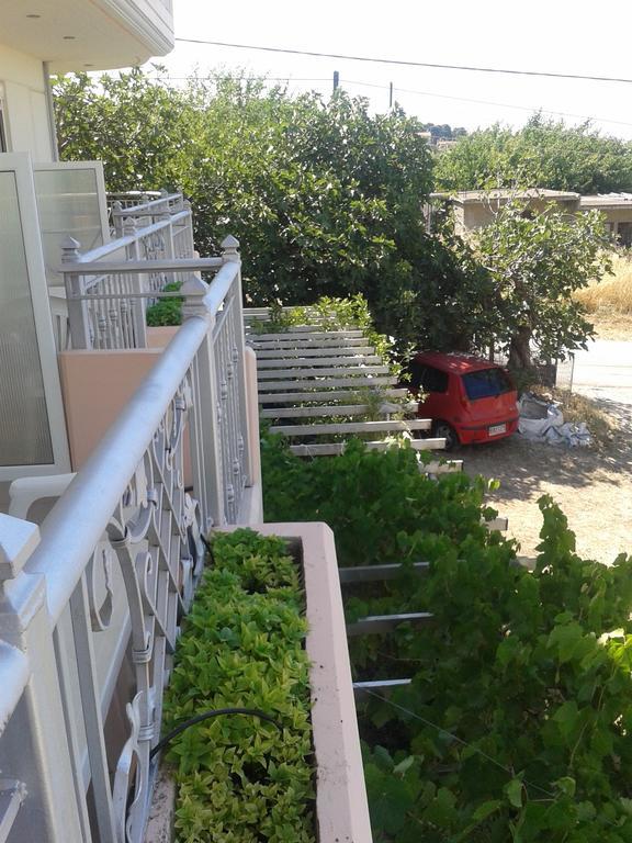 Golden Sun Apartment Ровиес Екстериор снимка