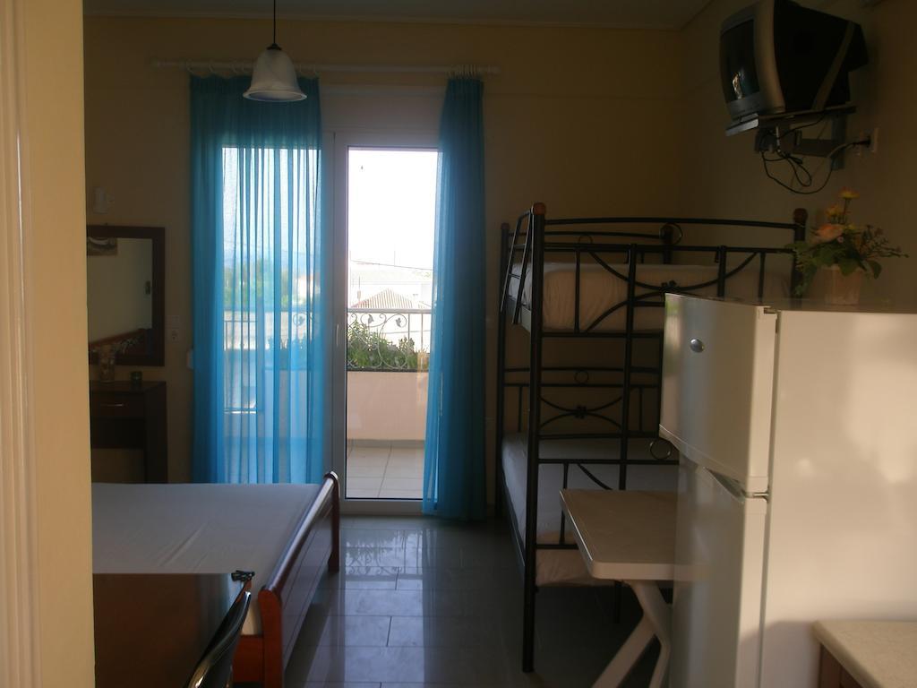 Golden Sun Apartment Ровиес Екстериор снимка