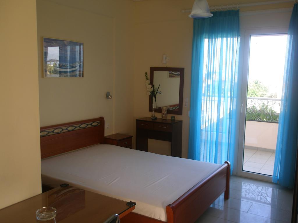 Golden Sun Apartment Ровиес Екстериор снимка