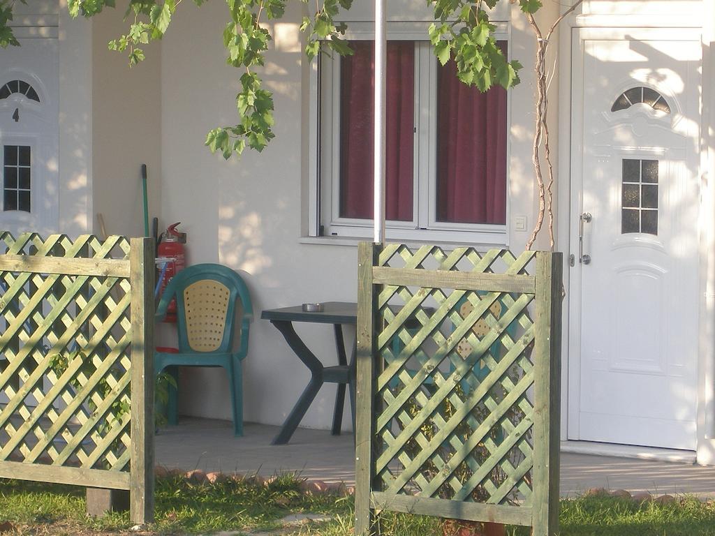 Golden Sun Apartment Ровиес Екстериор снимка