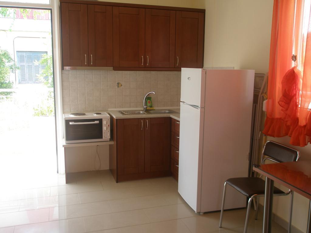 Golden Sun Apartment Ровиес Екстериор снимка