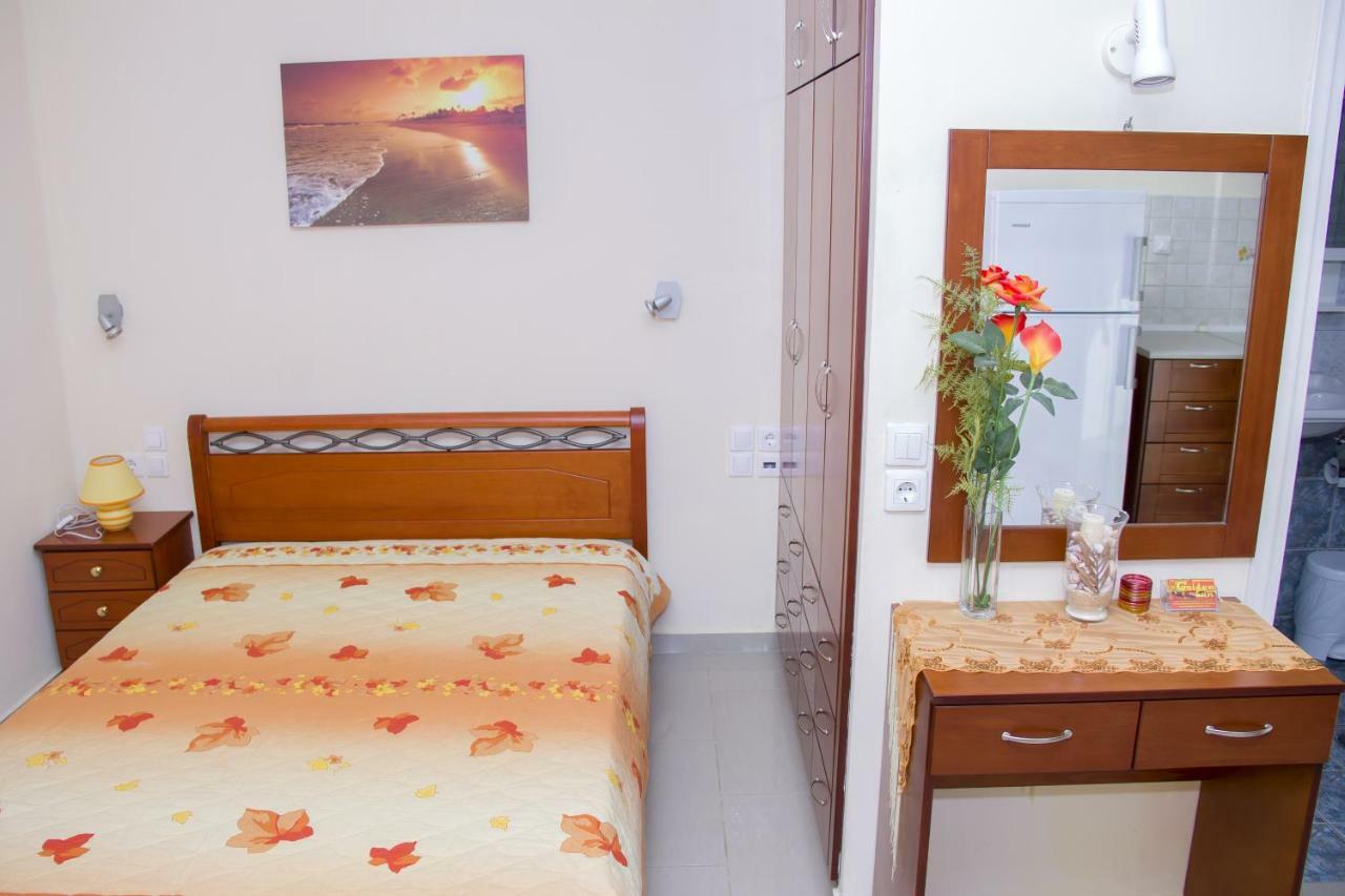 Golden Sun Apartment Ровиес Екстериор снимка